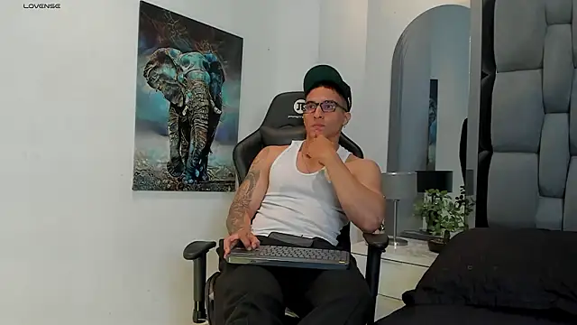 Snapshot of Dash_Bukoski chatting on February 18, 12:12 pm Dash Bukoski online show from February 18, 12:12 pm