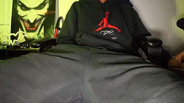 Snapshot of zaddytrey chatting on February 25, 12:53 am zaddytrey online show from February 25, 12:53 am