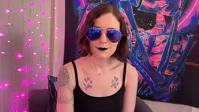 Snapshot of mistressannafoxx chatting on September 17, 9:16 pm mistressannafoxx online show from September 17, 9:16 pm