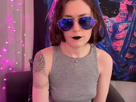 Snapshot of mistressannafoxx chatting on September 25, 8:45 pm mistressannafoxx online show from September 25, 8:45 pm