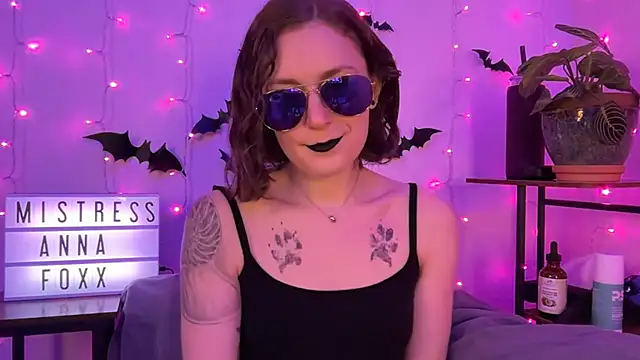 mistressannafoxx online show from November 13, 10:19 pm