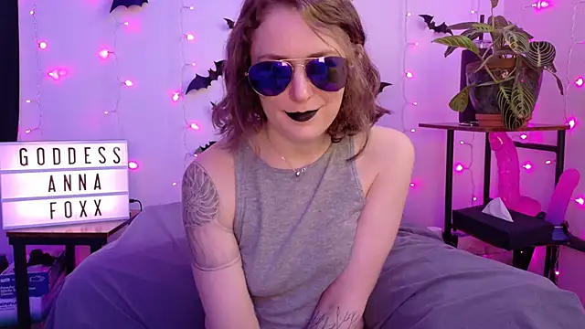 mistressannafoxx online show from February 3, 10:15 pm
