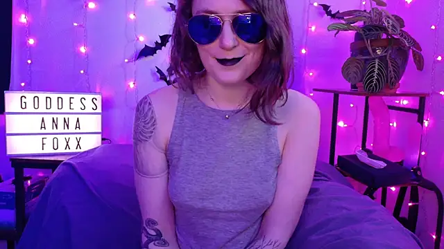 mistressannafoxx online show from March 3, 1:12 am