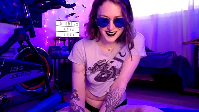 mistressannafoxx online show from April 3, 12:08 am