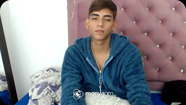 Snapshot of SkyAndSeth chatting on September 19, 5:42 am SkyAndSeth online show from September 19, 5:42 am