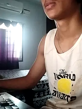 Snapshot of kjohn20 chatting on December 2, 8:19 am kjohn20 online show from December 2, 8:19 am