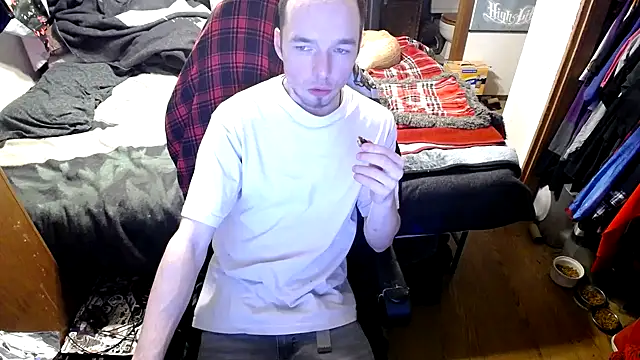 Snapshot of womenhateme69 chatting on October 8, 3:59 am womenhateme69 online show from October 8, 3:59 am