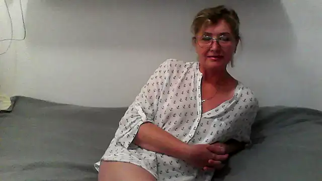 Snapshot of IrynaMolbertx chatting on September 23, 7:17 pm IrynaMolbertx online show from September 23, 7:17 pm