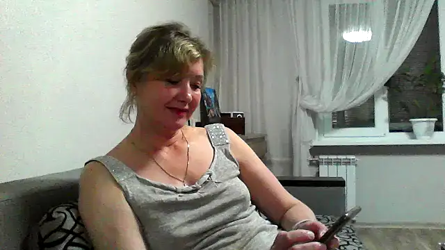 Snapshot of IrynaMolbertx chatting on October 8, 7:33 pm IrynaMolbertx online show from October 8, 7:33 pm