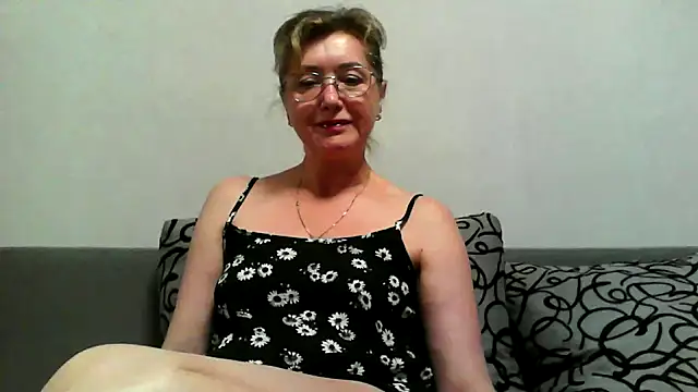Snapshot of IrynaMolbertx chatting on October 16, 6:31 pm IrynaMolbertx online show from October 16, 6:31 pm