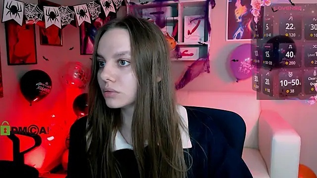 Snapshot of tessa_hit chatting on October 25, 10:12 am tessa hit online show from October 25, 10:12 am