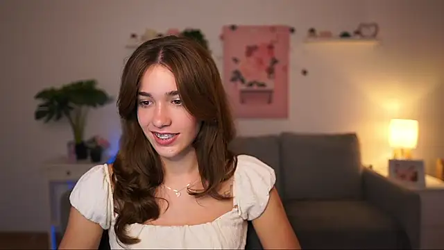 Snapshot of kissie_cat chatting on September 19, 1:12 pm kissie cat online show from September 19, 1:12 pm