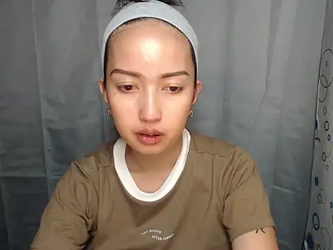 Snapshot of Soft_Angel8 chatting on March 24, 7:46 am Soft Angel8 online show from March 24, 7:46 am