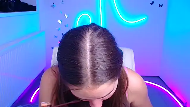 Stefanie Sweet online show from November 21, 6:45 am