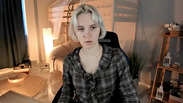 BethanyCloud online show from September 12, 5:29 am