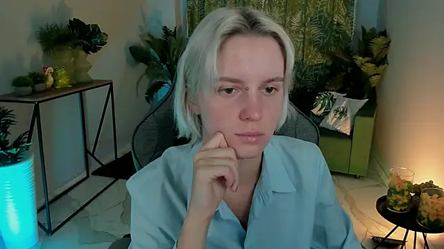 BethanyCloud online show from October 15, 2:22 am