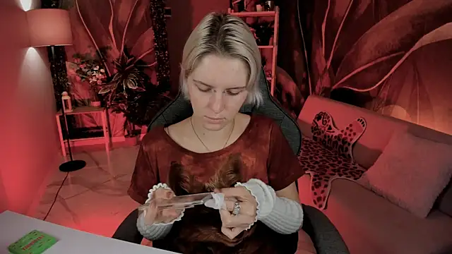 BethanyCloud online show from October 16, 5:41 am