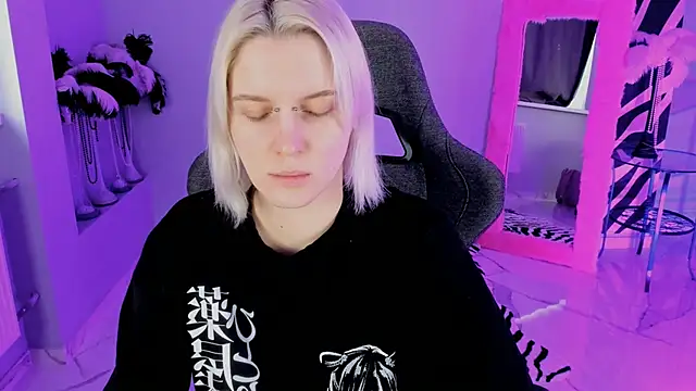 BethanyCloud online show from February 11, 5:23 am