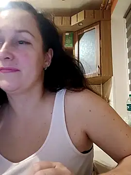 Amandda  online show from October 7, 6:05 pm