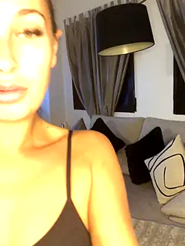 Snapshot of Rosieredxox chatting on September 30, 3:44 am Rosieredxox online show from September 30, 3:44 am