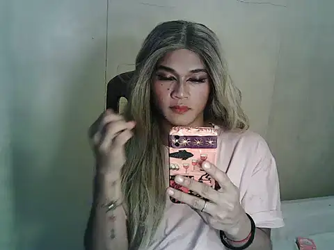 Taylor smith 0 online show from March 26, 1:06 pm