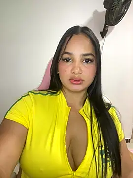 Andrea-Lu online show from October 25, 1:02 am