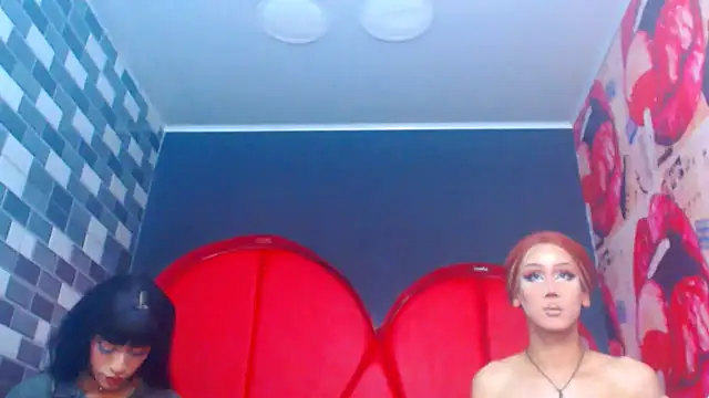 julessxcharlotte online show from November 24, 2:28 pm