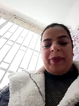 Mia-Glow online show from January 11, 1:16 pm