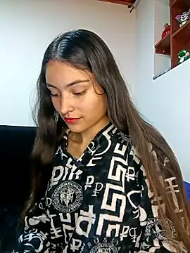 hotwife26 online show from February 16, 12:29 am