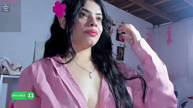 Snapshot of cristal_monroe chatting on October 3, 1:30 pm cristal monroe online show from October 3, 1:30 pm