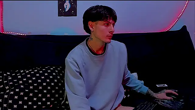 Dioniso guy8 online show from April 15, 7:43 pm