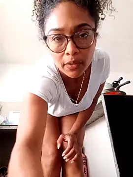 BiiancaEstradaa online show from March 3, 2:34 pm