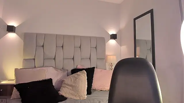 Seraphyne666 online show from March 12, 4:57 pm