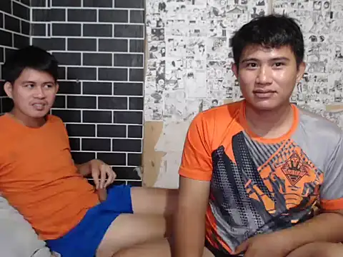 Snapshot of asianmilker24 chatting on February 19, 11:39 am asianmilker24 online show from February 19, 11:39 am