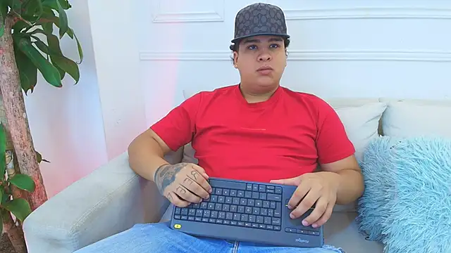 Naim Bennetsex online show from November 22, 6:40 pm