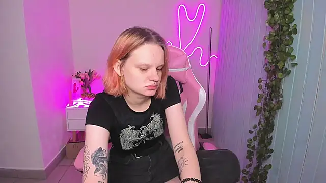 Elieiza xo online show from October 18, 10:16 am