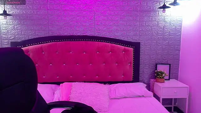 Natalie loffreda online show from November 27, 3:19 am