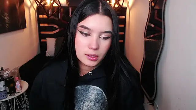 Natalie loffreda online show from April 8, 8:09 pm