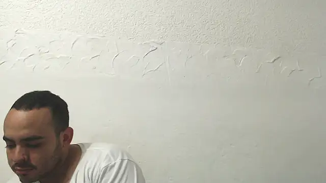 Snapshot of Ana_ThiagoxX chatting on May 15, 11:23 pm Ana ThiagoxX online show from May 15, 11:23 pm