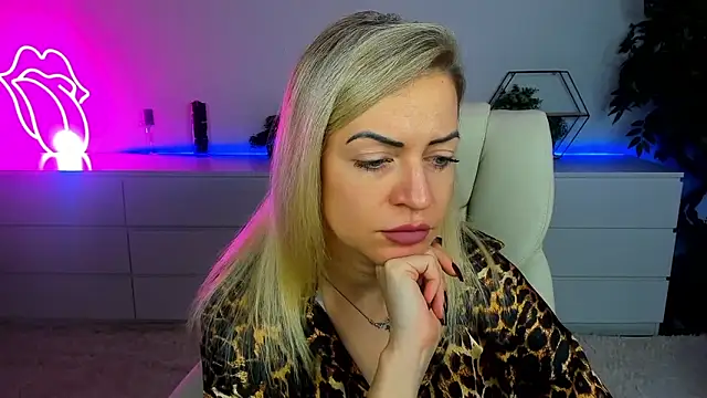 Snapshot of Anna_Snows chatting on September 18, 5:31 am Anna Snows online show from September 18, 5:31 am