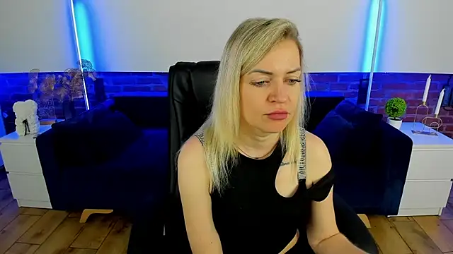 Snapshot of Anna_Snows chatting on September 22, 5:31 am Anna Snows online show from September 22, 5:31 am