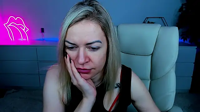 Snapshot of Anna_Snows chatting on September 29, 5:12 am Anna Snows online show from September 29, 5:12 am