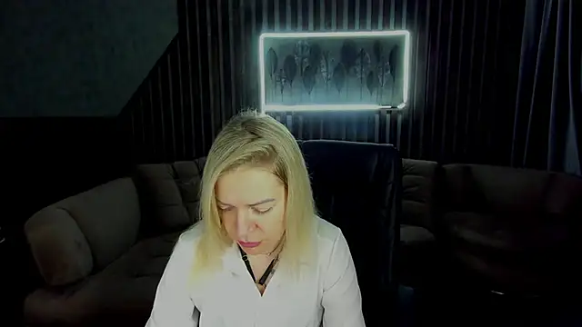 Snapshot of Anna_Snows chatting on October 11, 5:39 am Anna Snows online show from October 11, 5:39 am