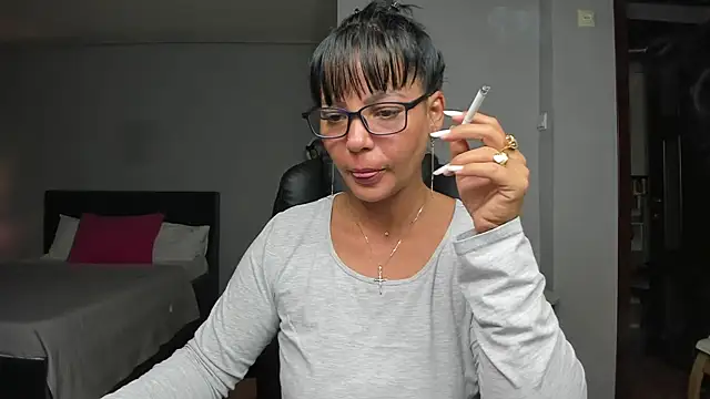 Ella sweety00 online show from November 27, 10:45 pm