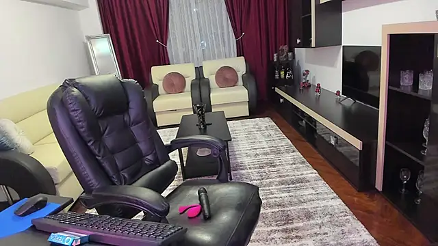 Ella sweety00 online show from March 7, 8:39 pm