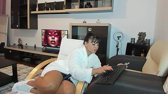 Ella sweety00 online show from April 3, 4:05 pm