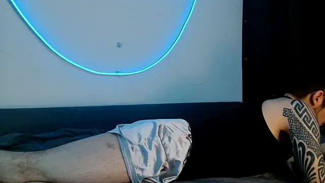 th1  online show from April 3, 6:50 pm