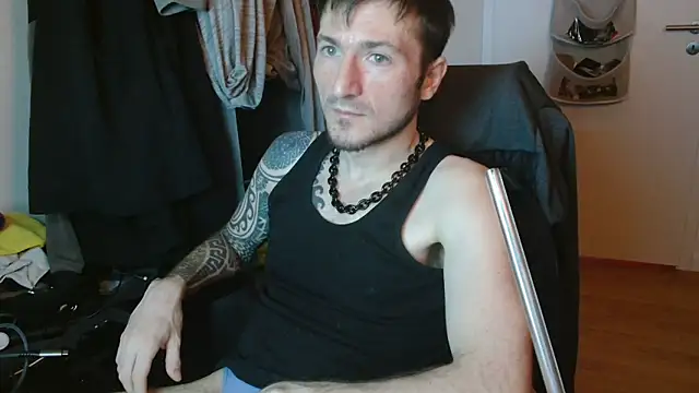 th1  online show from April 6, 10:44 pm