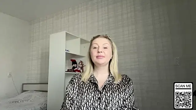 Blondie xoxoxo online show from March 6, 9:28 am