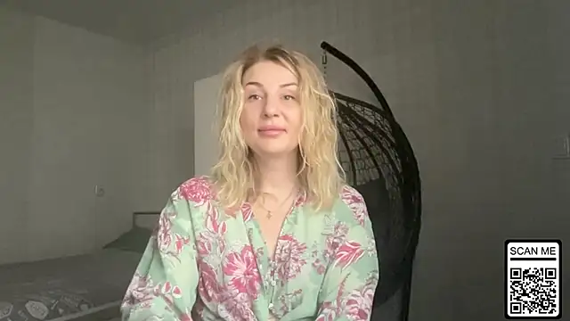 Blondie xoxoxo online show from April 1, 8:59 am